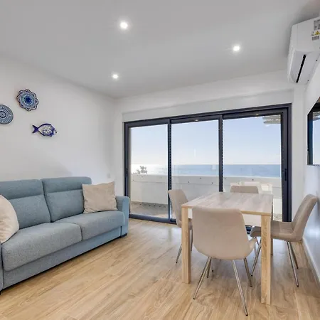 Torralta Oceanfront Luxury アルヴォル