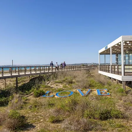 アパート Torralta Oceanfront Luxury アルヴォル