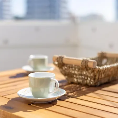 アパート Torralta Oceanfront Luxury アルヴォル